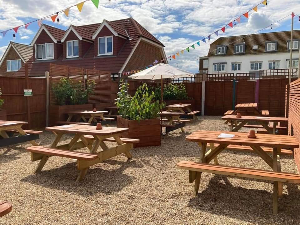 The Greenwich Rooms - Burger & Bird Bar & Restaurant Peacehaven Buitenkant foto